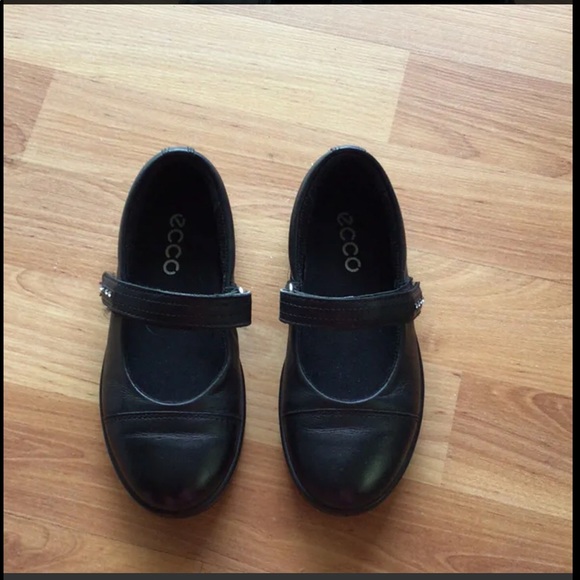 Beautiful Black Leather Shoes - Picture 3 of 3